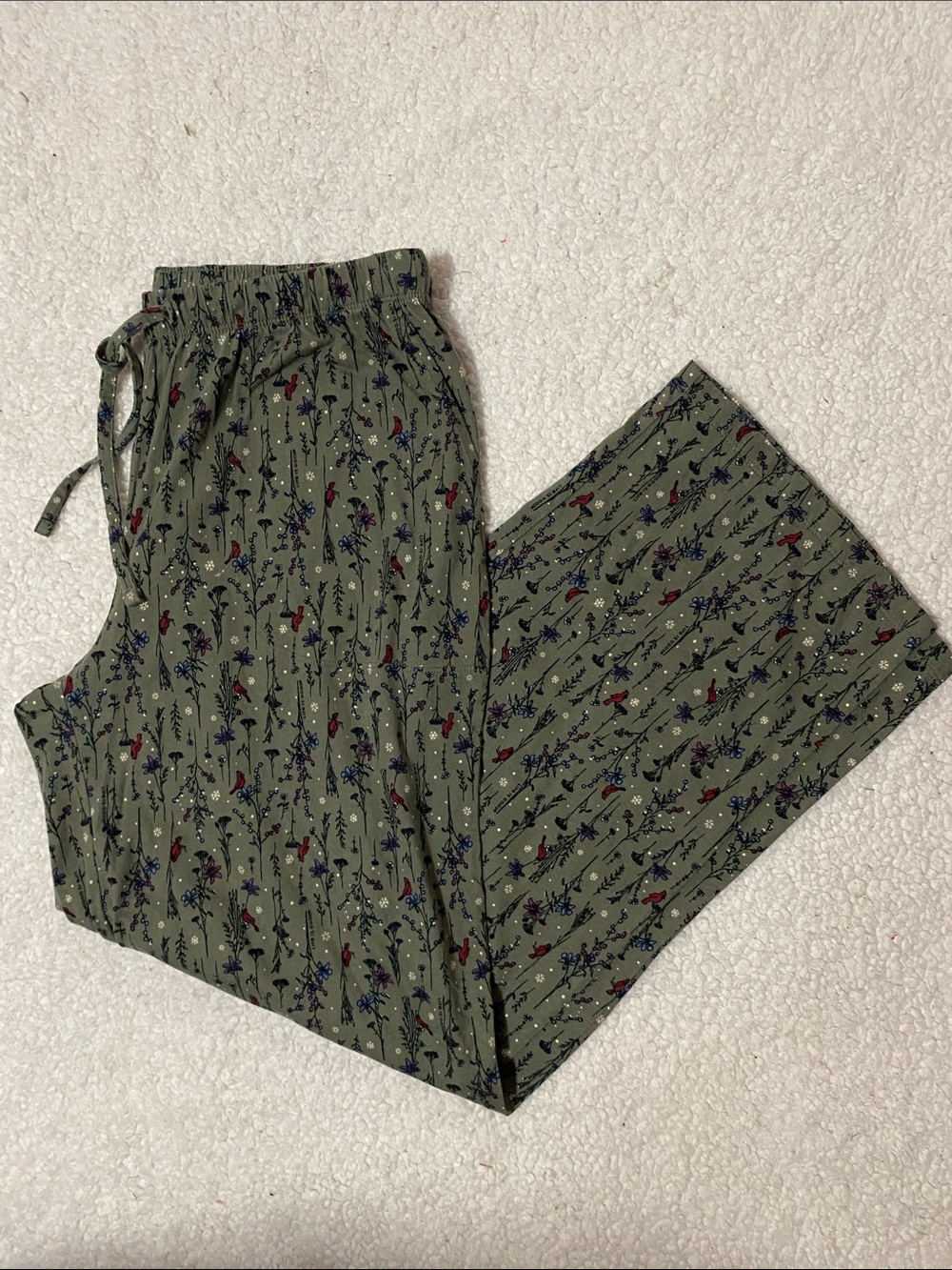 Life is good Womens size medium pajama lounge pants cardinals and flowers NWOT - Picture 14 of 16